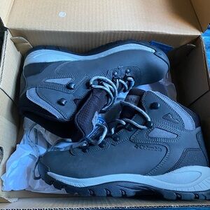 Columbia Charcoal and Black Hiking Boots